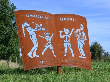 HetKermisboek-444x333